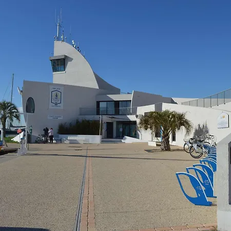 Appt Climatise, 4 Pers, Piscine Et Parking - - Fr-1-250-300 Apartment